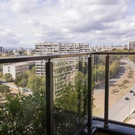 Brand New Modern 1bd Flat With Parking In Chayka By Flat Mаnager Apartment Warna